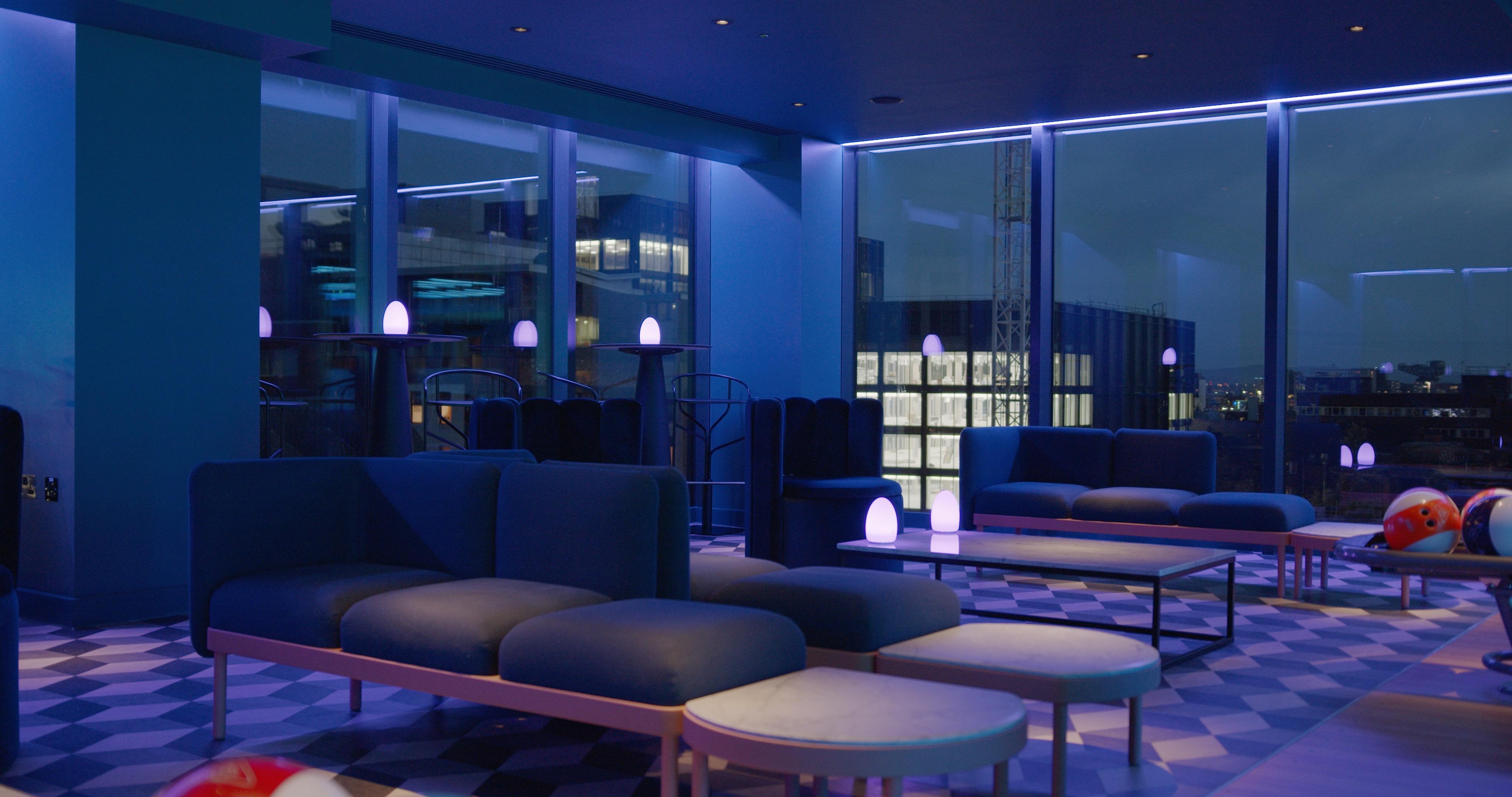 Yotel Glasgow Esterno foto The interior of the bar