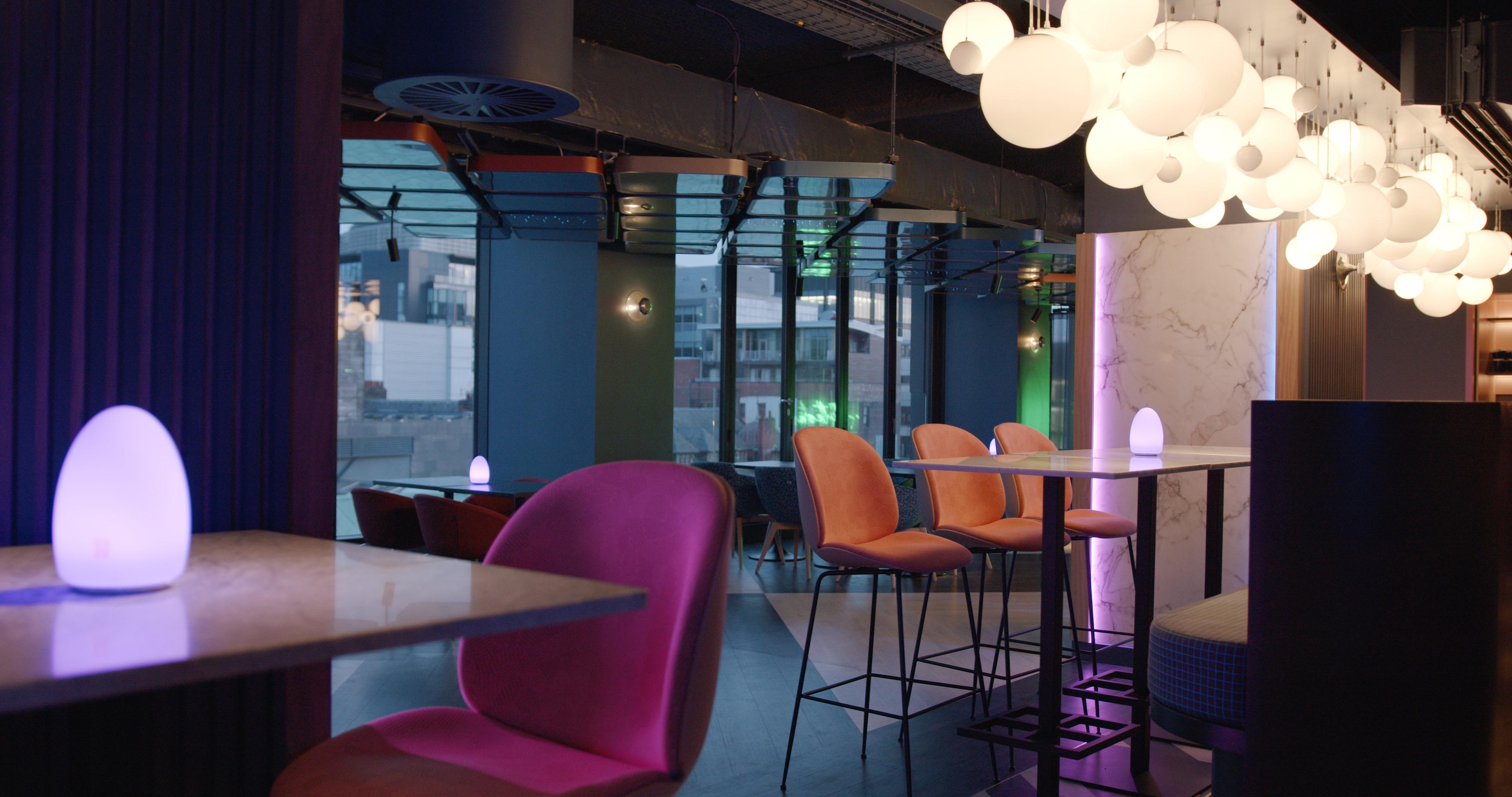 Yotel Glasgow Esterno foto Interior of the bar