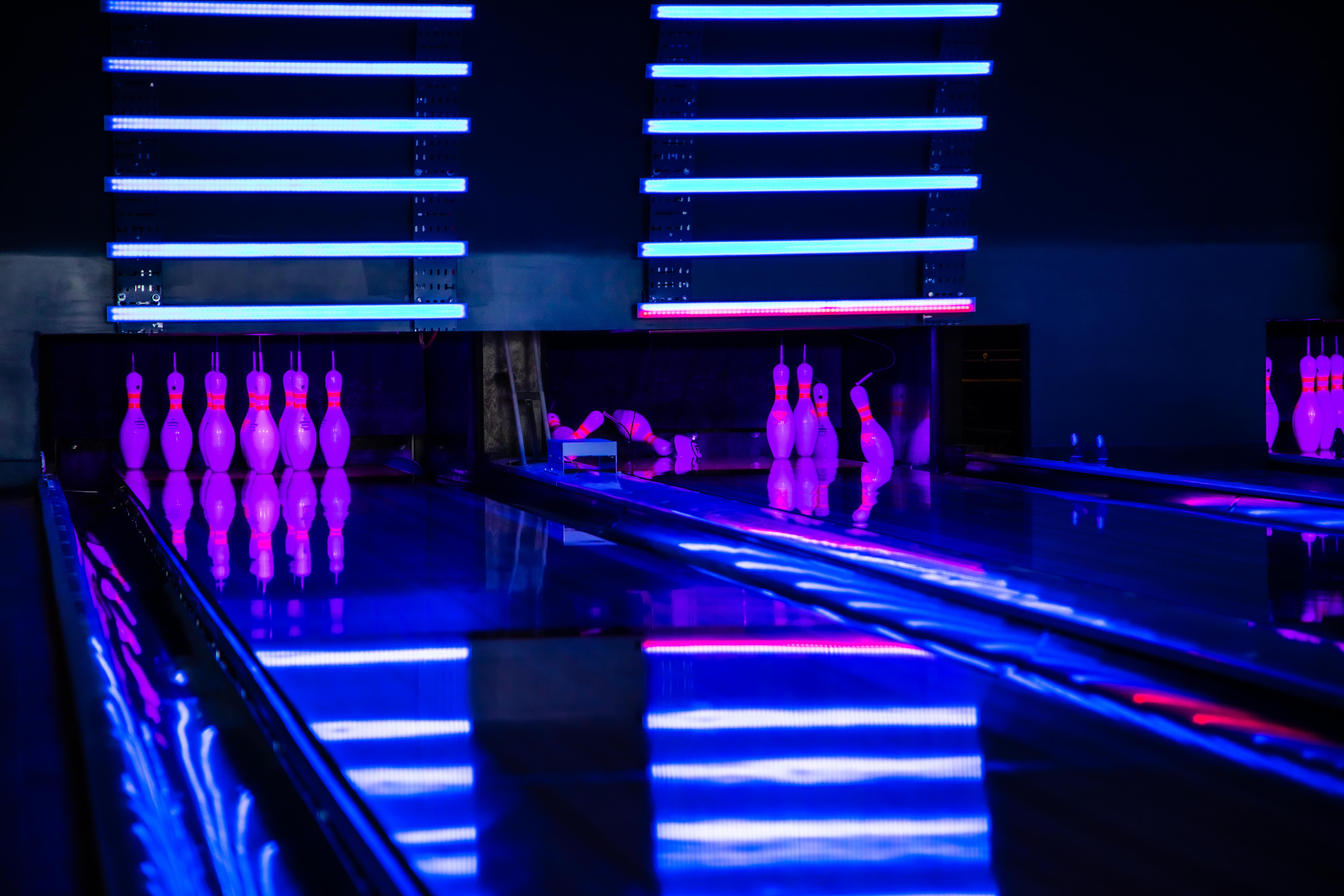 Yotel Glasgow Esterno foto "The bowling alley is illuminated."
