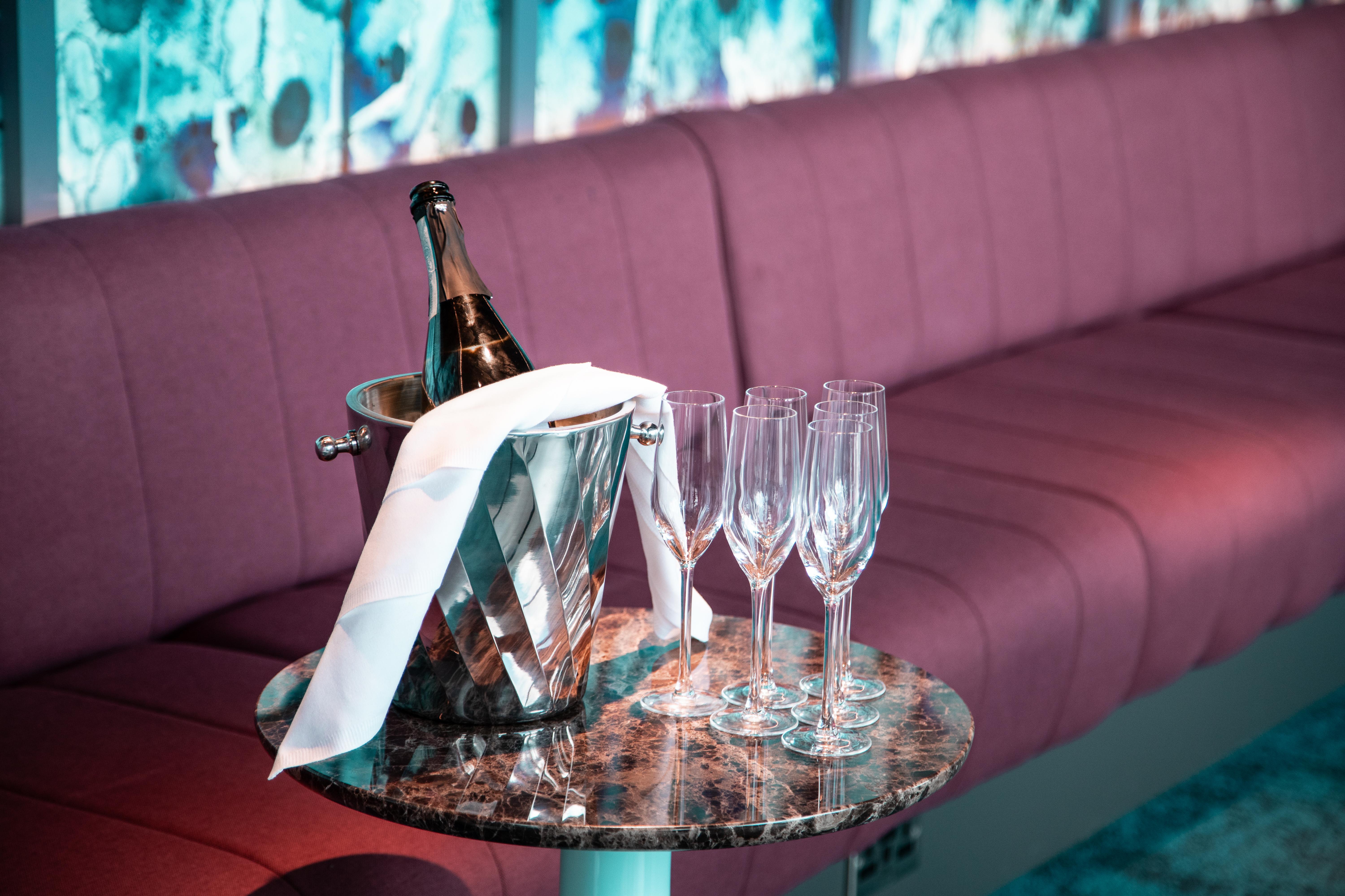 Yotel Glasgow Esterno foto The interior of the restaurant
