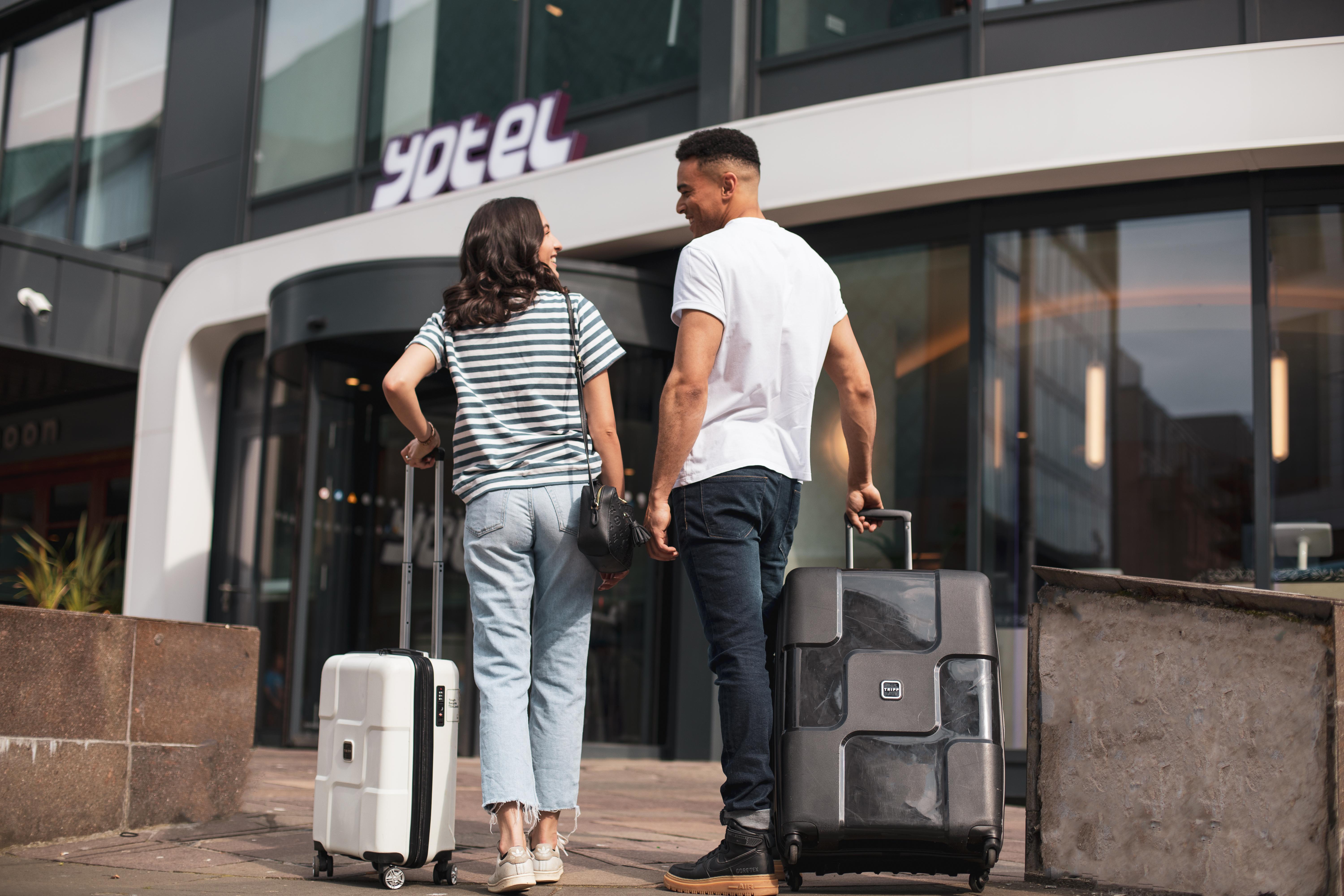 Yotel Glasgow Esterno foto "I'm here to stay for a few days."